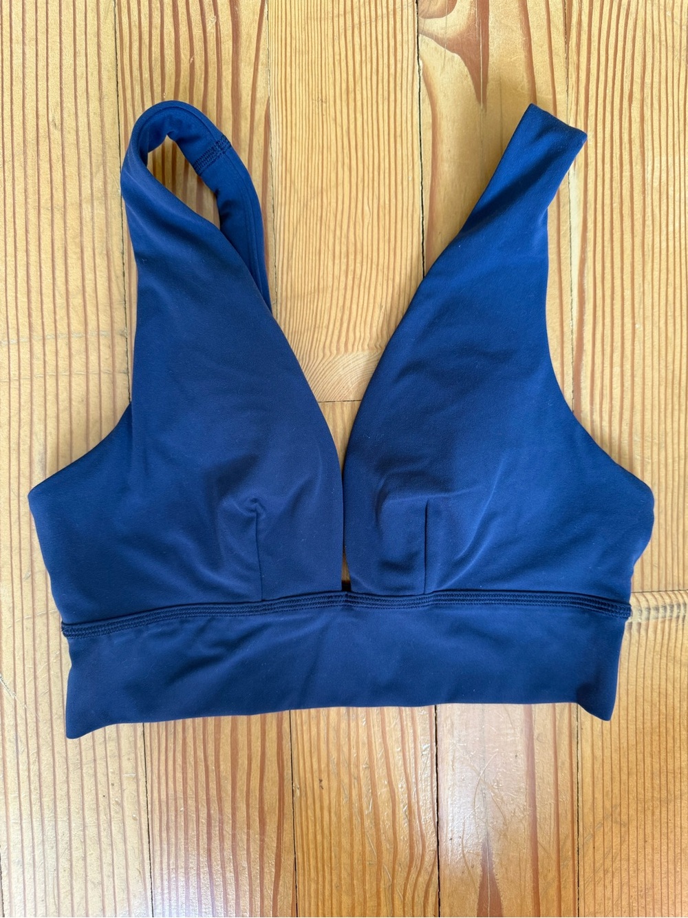 Vuori All the Feels Navy Plunge Sports Bralette